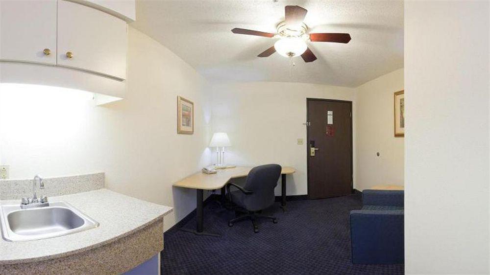 Holiday Inn Express & Suites Fayetteville University Of Arkansas Area By Ihg Exterior foto