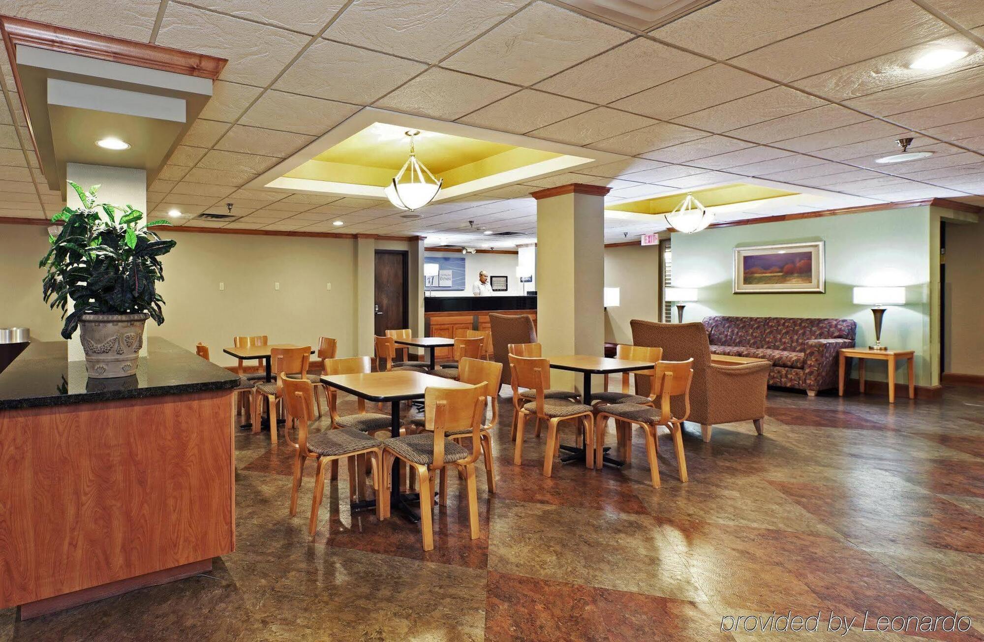 Holiday Inn Express & Suites Fayetteville University Of Arkansas Area By Ihg Exterior foto